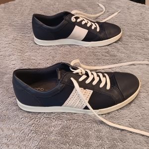 ECCO Street Lite Sneakers Men's Size 8 great condition!